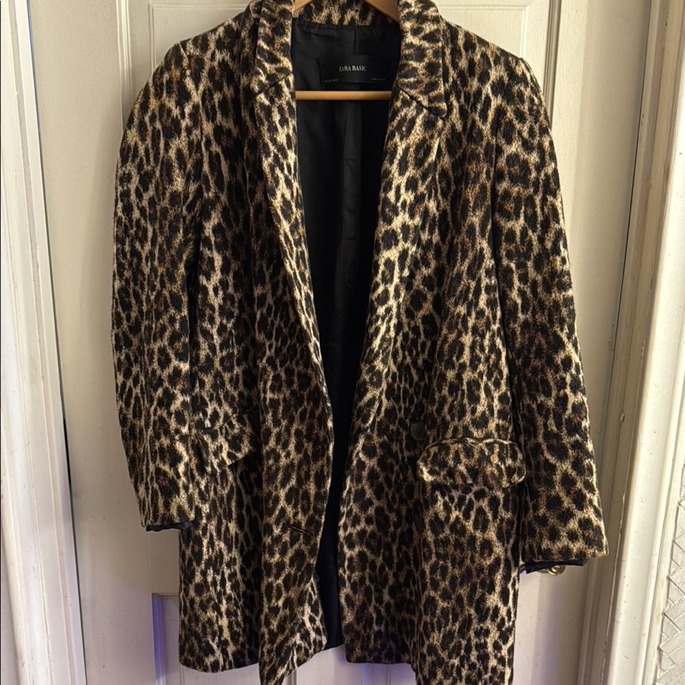 Chic Leopard Print Coat